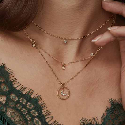 Collier 3 Chaînes Doré – Pendentif Lune strass et lune NaharaBijoux