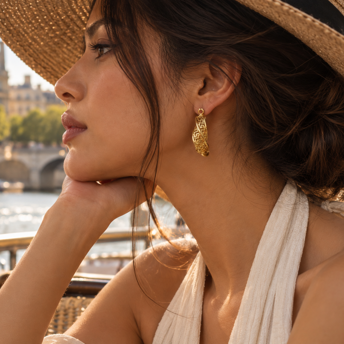 Profil_dore_au_bord_de_la_Seine NaharaBijoux